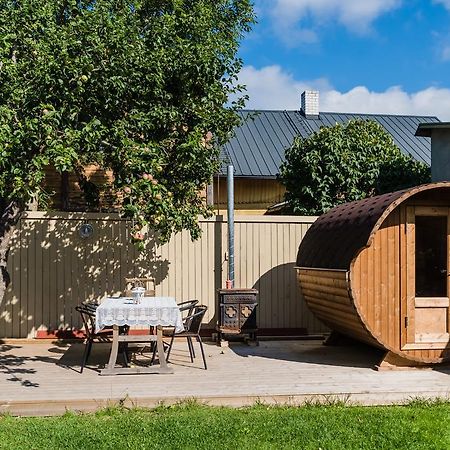 Reta Puhkemajad Villa Hapsal Exteriör bild